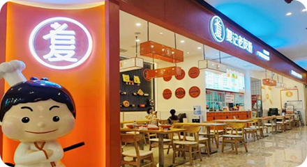 在南寧打卡“周同學(xué)”   怎能忘記打卡南寧的特色風(fēng)味美食【老友粉】